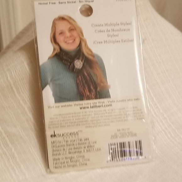 LaLiberi Rhinestone Pin - Picture 2 of 2